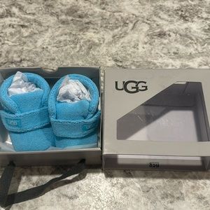 New infant Ugg Bixbee Terry size 02/03 (6-12M)